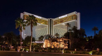 Agents lament the closure of iconic Vegas resort