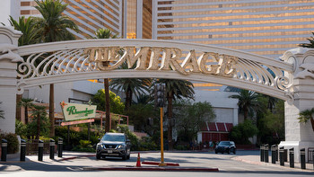 Frenzy hits Mirage in Las Vegas as resort pays out $1.6 million before closure