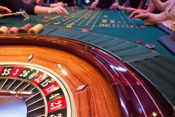 How Do Live Dealers Work On Online Casinos: Understanding The Functioning