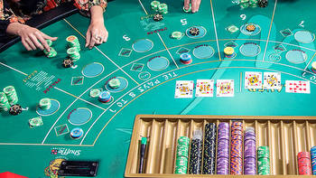 How Do You Play Mini Baccarat?