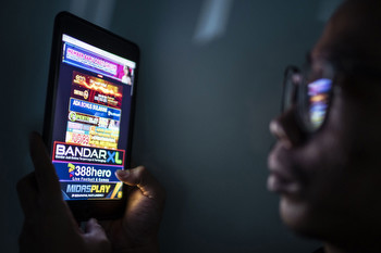 Indonesia’s civil servants, lawmakers in the grip of online gambling