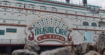 Kenner says goodbye to riverboat Treasure Chest Casino