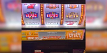 Lucky gambler hits nearly $350K jackpot while playing slots at Las Vegas airport