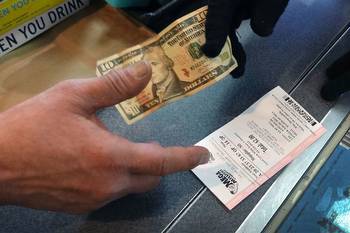 Man Wins Lottery by Picking Numbers That Come Out the Most, Reveals Them for Everyone