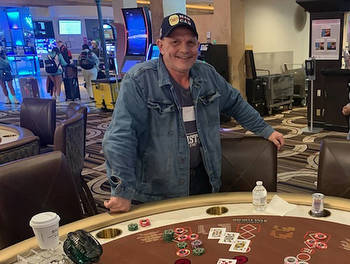 Retiring rodeo clown wins nearly $500K on last day in Las Vegas