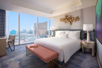 US Hotel Openings: Fontainebleau Opens in Las Vegas