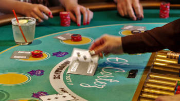 Who to tip, and how much, when gambling in Las Vegas: Travel Weekly