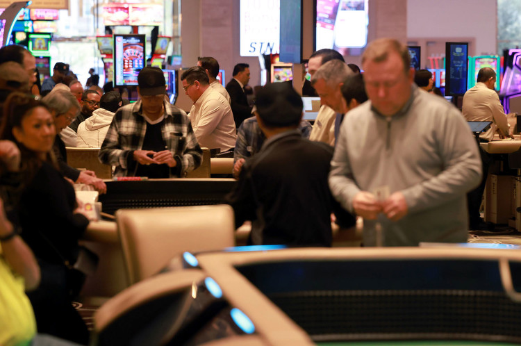 Nevada casinos heading toward a fourth straight yearly gaming revenue record