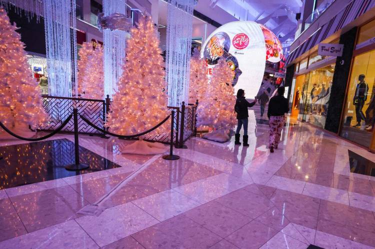 PHOTOS: 'Tis the season for holiday cheer on the Las Vegas Strip